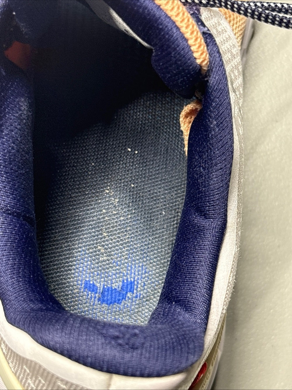 On Running Women's Cloudstratus Road Running Shoes White/Almond Size 9.5 - Picture 13 of 14